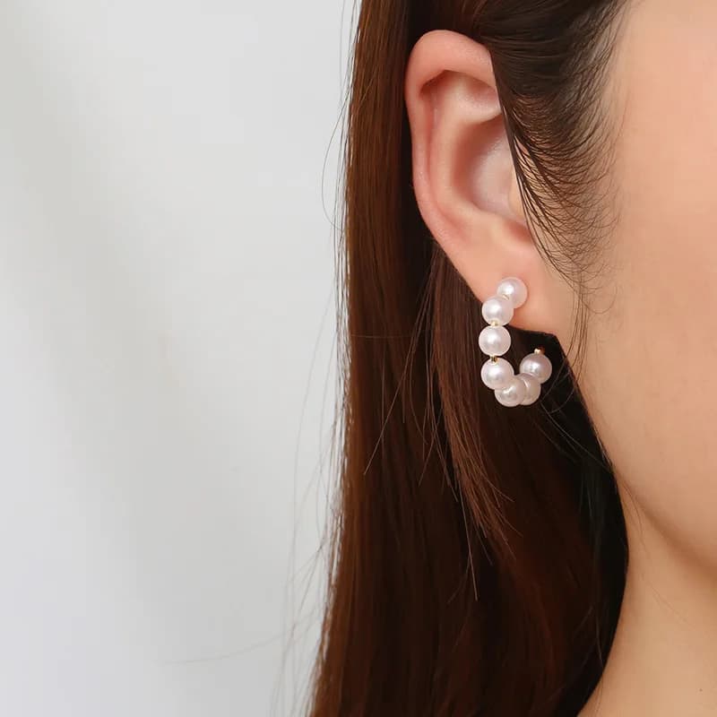 Hot Selling 18K Gold Plated Copper C Shape Pearl Hoop Earrings 20mm Large C Earring With Silver Pin for Women Daily Wear